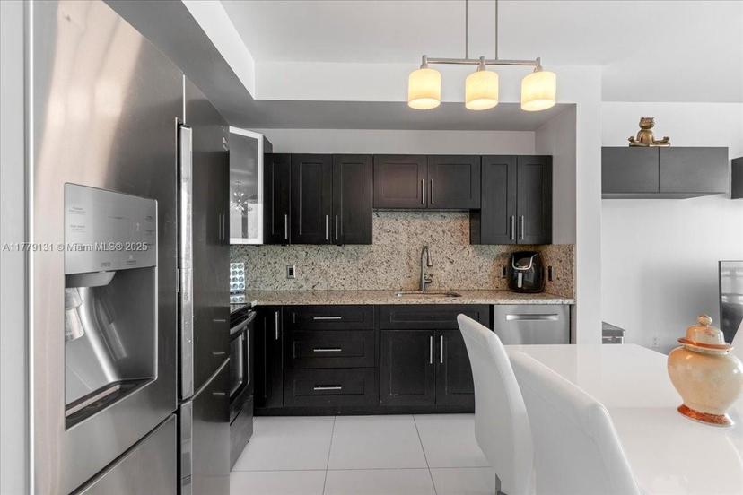Picture of 90 SW 3Rd St # 1607, Miami FL 33130