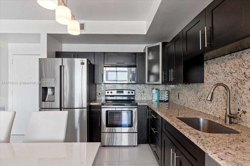 Picture of 90 SW 3Rd St # 1607, Miami FL 33130