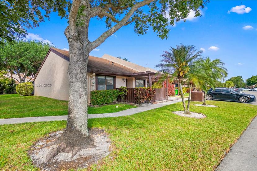 Picture of 8336 NW 37Th Pl # 8336, Sunrise FL 33351