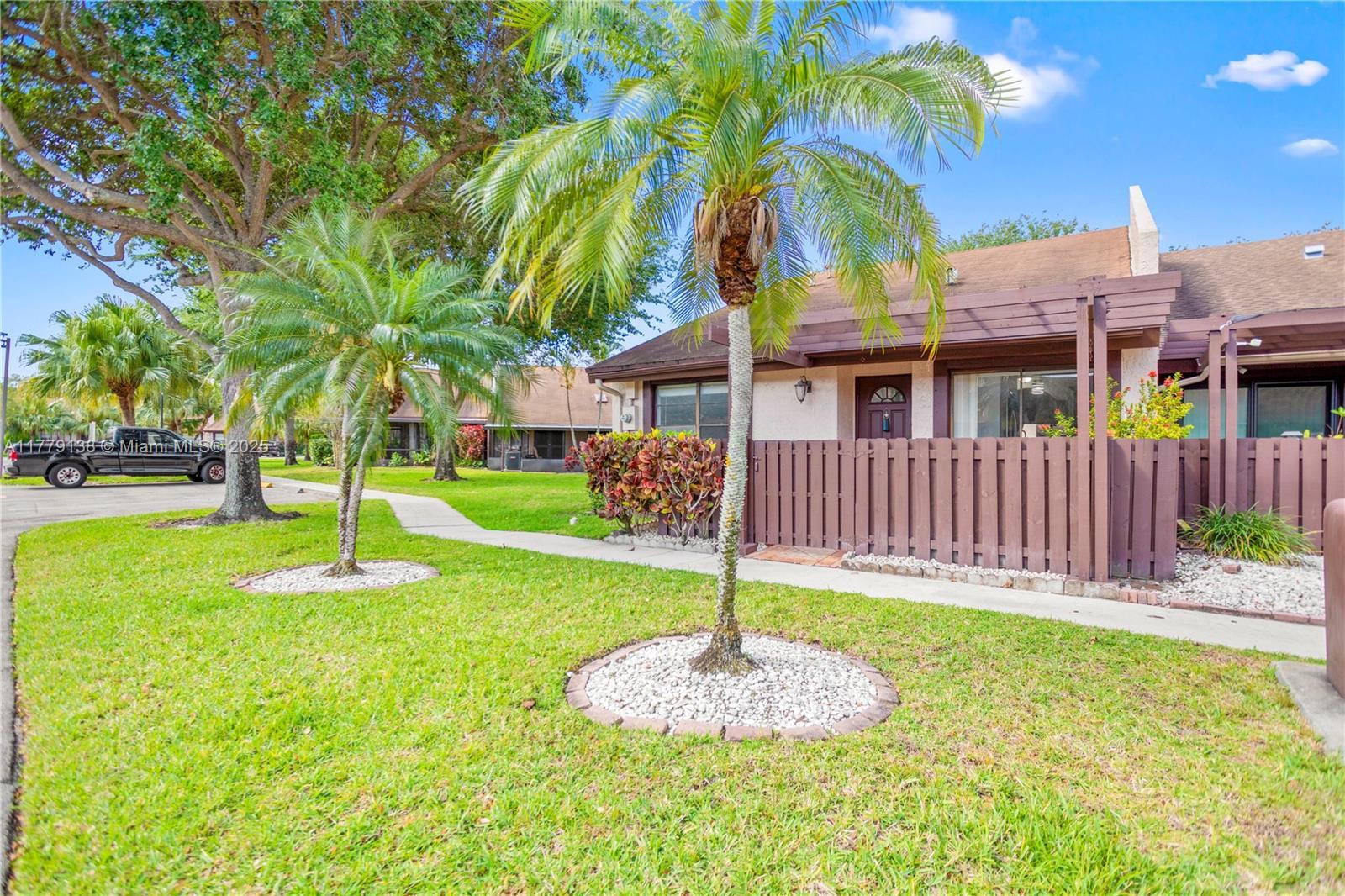 Picture of 8336 NW 37Th Pl # 8336, Sunrise, FL 33351