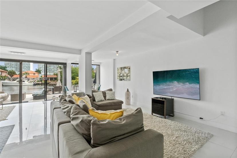 Picture of 387 Poinciana Dr # 1211, Sunny Isles Beach FL 33160