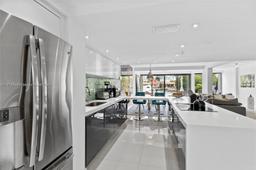 Picture of 387 Poinciana Dr # 1211, Sunny Isles Beach, FL 33160