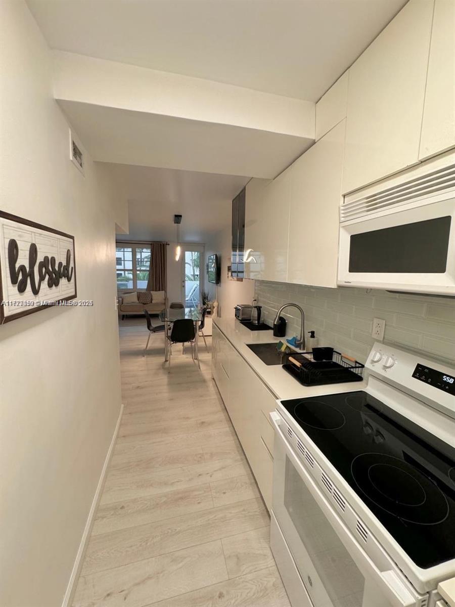 Picture of 100 Lincoln Rd # 430, Miami Beach, FL 33139