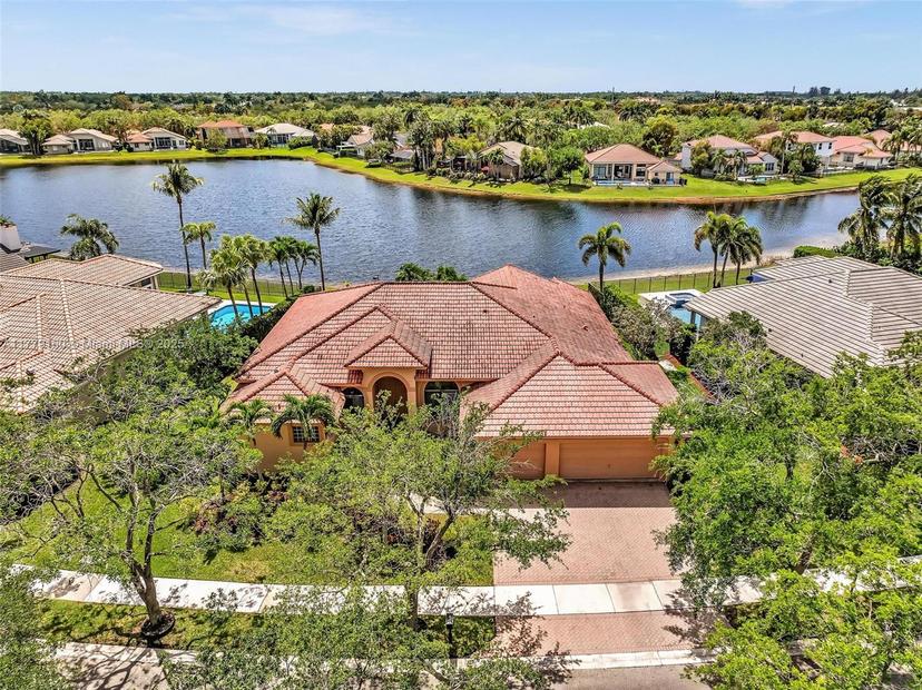 Picture of 2701 Edgewater Ct, Weston FL 33332