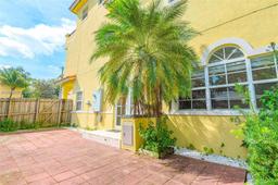 Picture of 716 SW 9Th Ter # 2, Fort Lauderdale, FL 33315