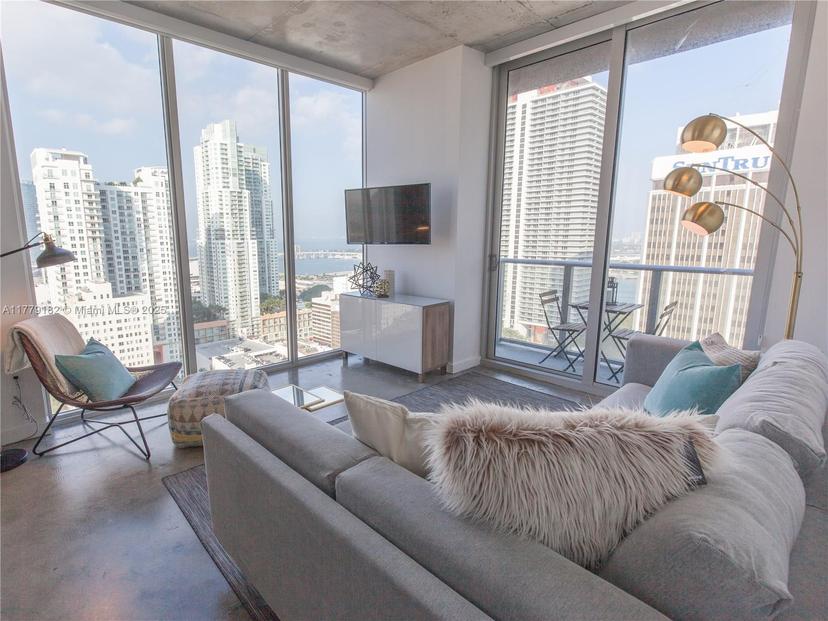 Picture of 151 SE 1St St # 2802, Miami FL 33131