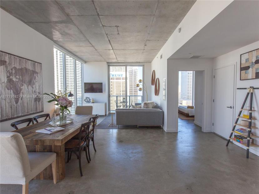 Picture of 151 SE 1St St # 2802, Miami FL 33131