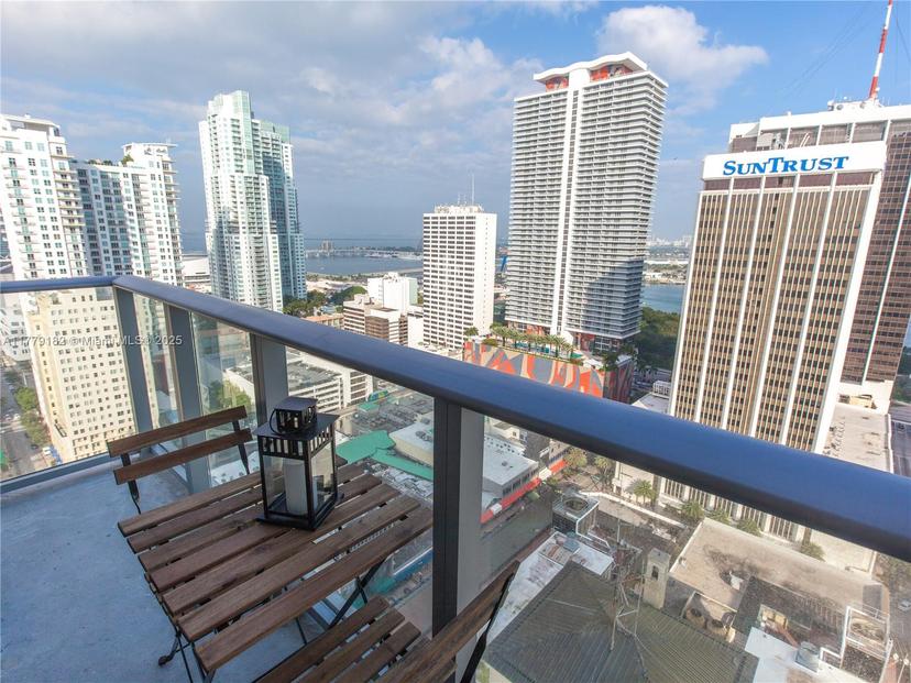 Picture of 151 SE 1St St # 2802, Miami FL 33131