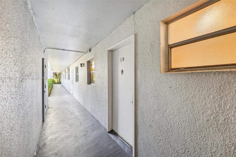 Picture of 101 Royal Park Dr # 1D, Oakland Park FL 33309
