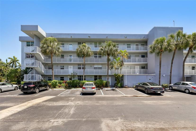 Picture of 101 Royal Park Dr # 1D, Oakland Park FL 33309