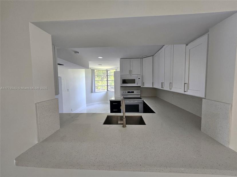 Picture of 9510 Seagrape Dr # 201, Davie FL 33324