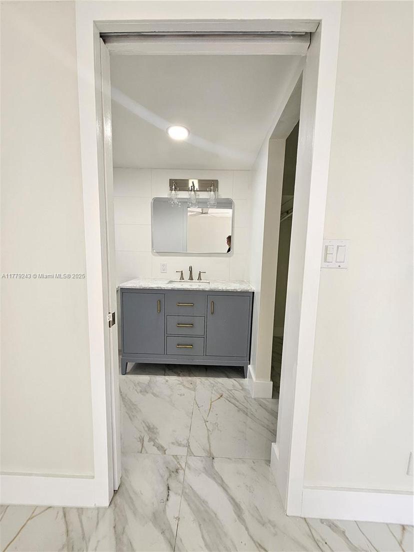 Picture of 9510 Seagrape Dr # 201, Davie FL 33324