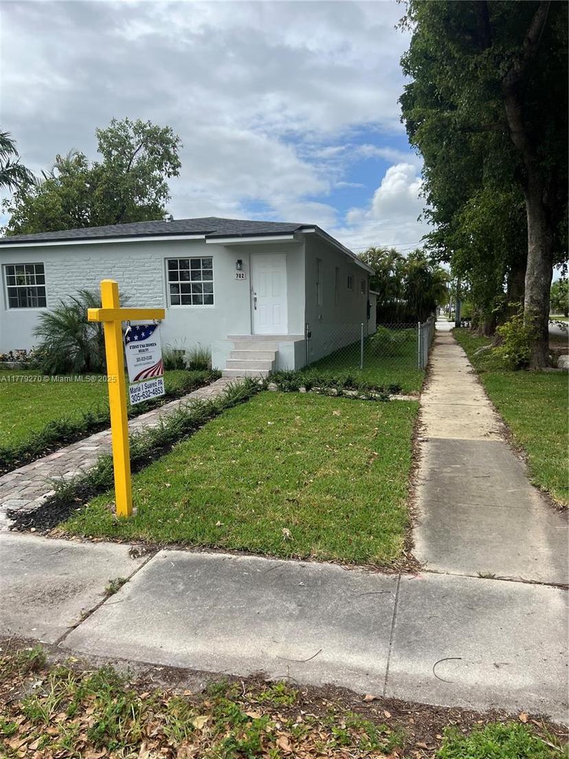 Picture of 702 E 37Th St, Hialeah FL 33013