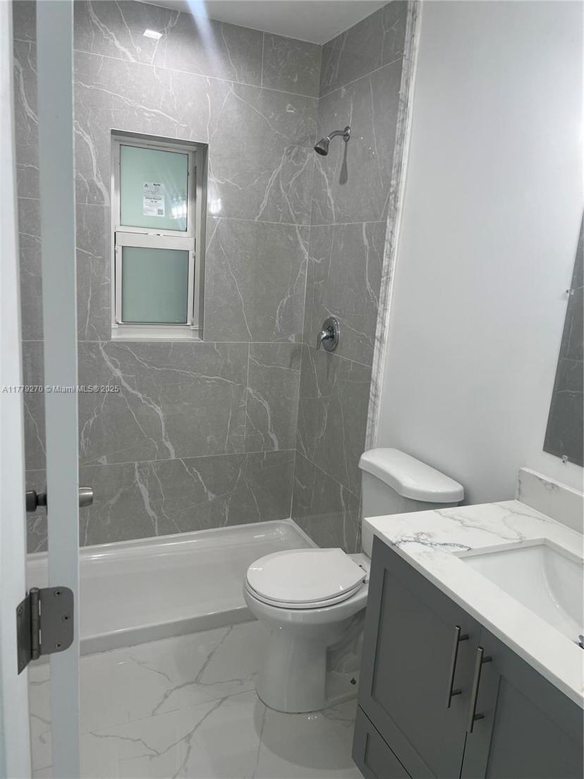 Picture of 702 E 37Th St, Hialeah FL 33013