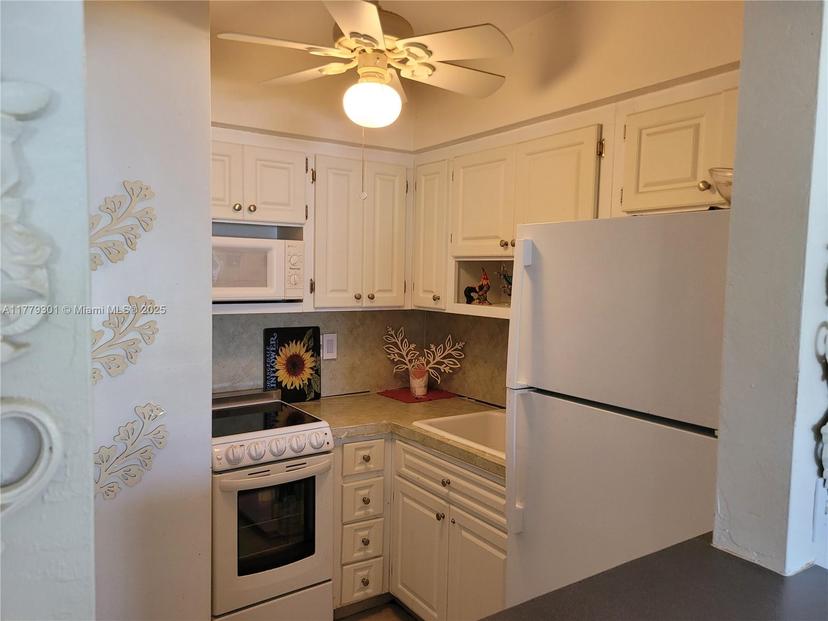 Picture of 851 Atlantic Shores Blvd # 118, Hallandale Beach FL 33009