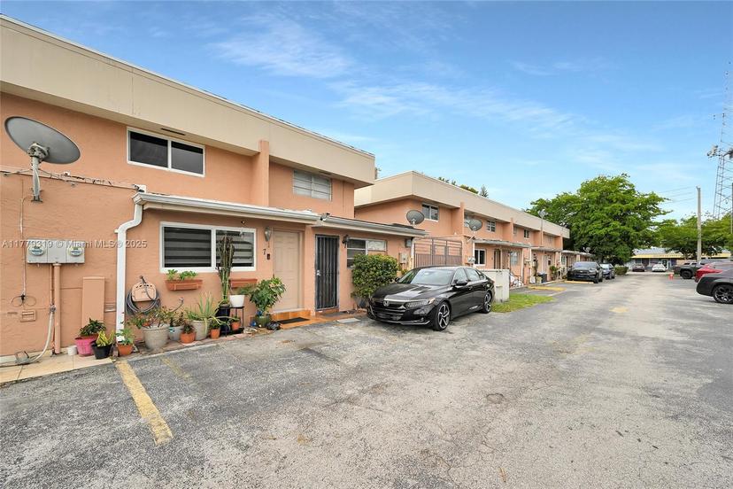 Picture of 10881 SW 6Th St # 7, Sweetwater FL 33174
