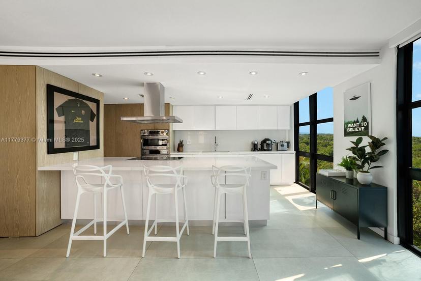Picture of 1121 Crandon Blvd # F702, Key Biscayne FL 33149