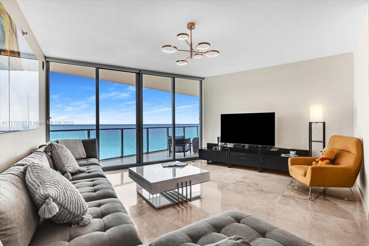 Picture of 3101 S Ocean Dr # 2307, Hollywood, FL 33019