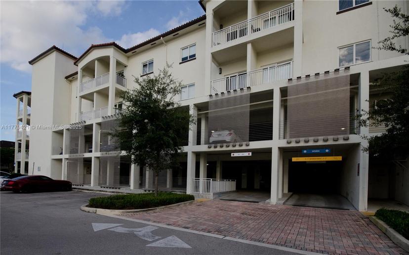 Picture of 10950 NW 82Nd St # 204, Doral FL 33178