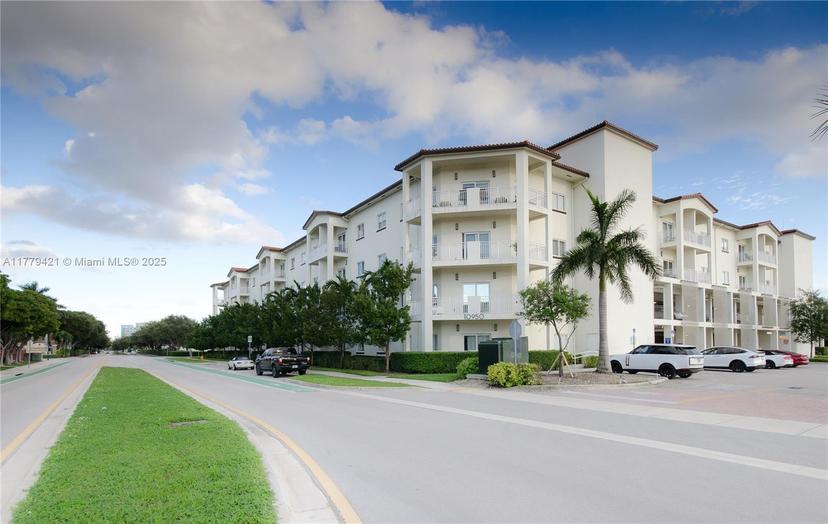 Picture of 10950 NW 82Nd St # 204, Doral FL 33178