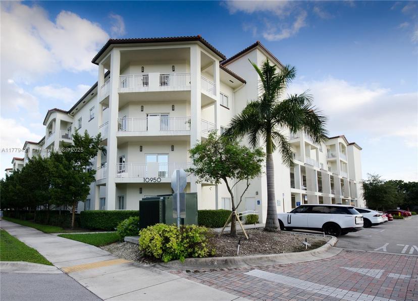 Picture of 10950 NW 82Nd St # 204, Doral FL 33178