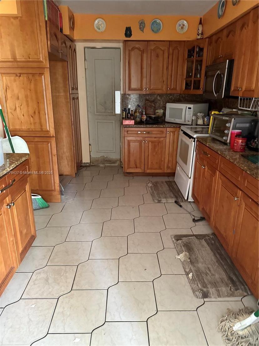 Picture of 19700 NE 11Th Pl, Miami FL 33179