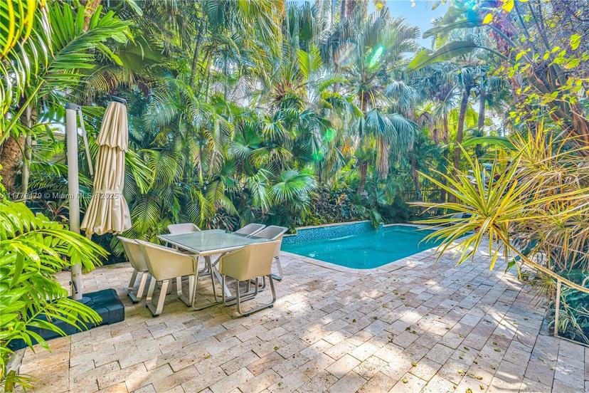 Picture of 4515 N Bay Rd, Miami Beach FL 33140