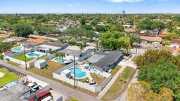 Picture of 820 W Chaminade Dr, Hollywood, FL 33021