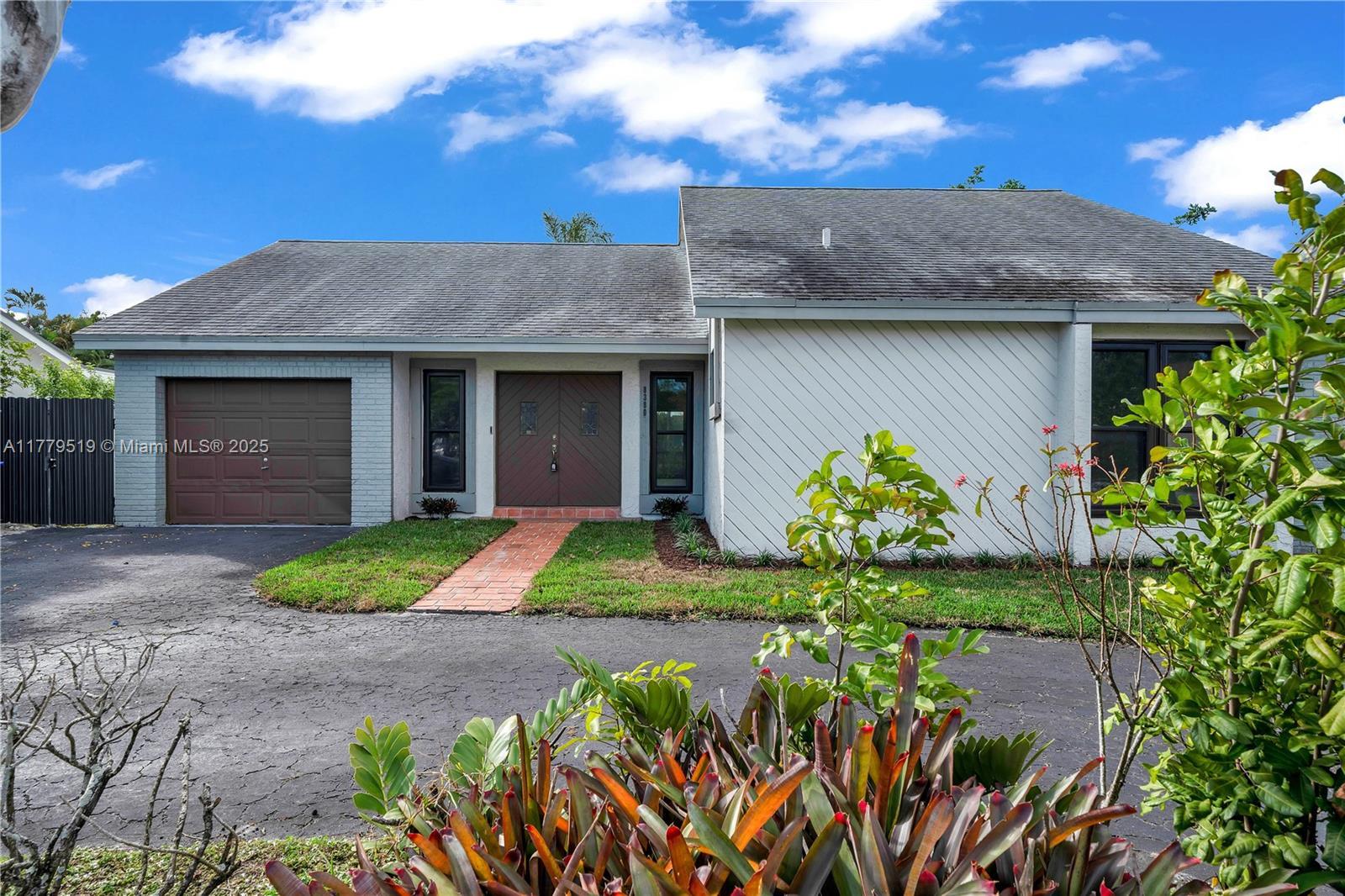 Picture of 8380 NW 7Th Street, Pembroke Pines, FL 33024
