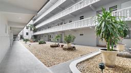 Picture of 329 SE 3Rd St # 405S, Hallandale Beach, FL 33009