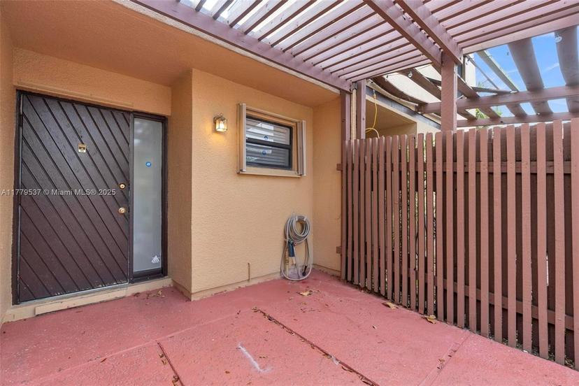 Picture of 1341 E Golfview Dr # 1341, Pembroke Pines FL 33026