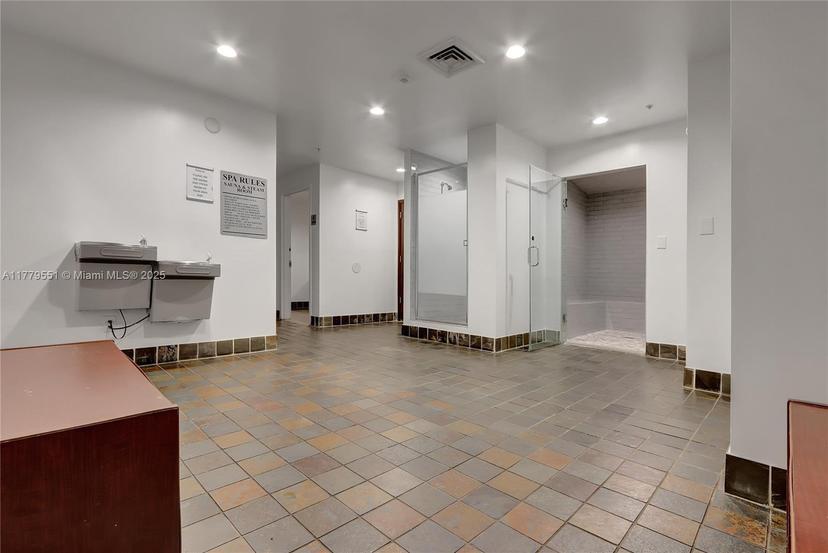Picture of 10 SW South River Dr # 610, Miami FL 33130