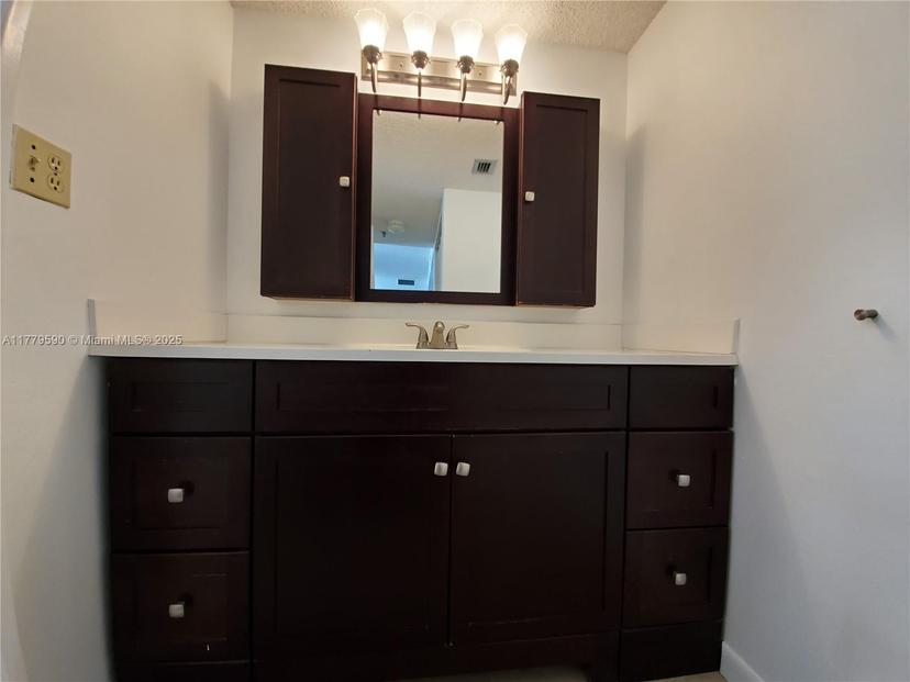 Picture of 2625 Collins Ave # 608, Miami Beach FL 33140