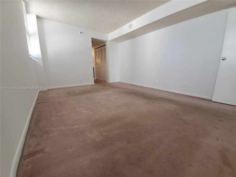 Picture of 2625 Collins Ave # 608, Miami Beach FL 33140