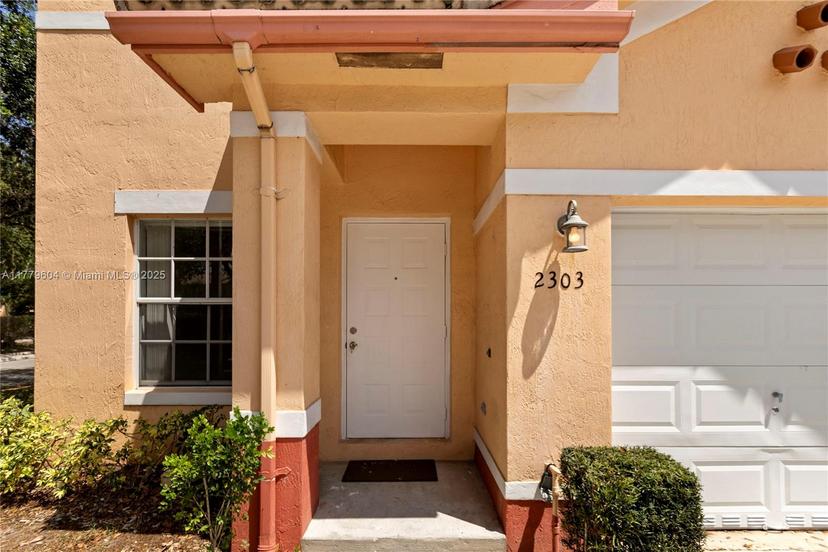 Picture of 2303 SW 87Th Ter, Miramar FL 33025