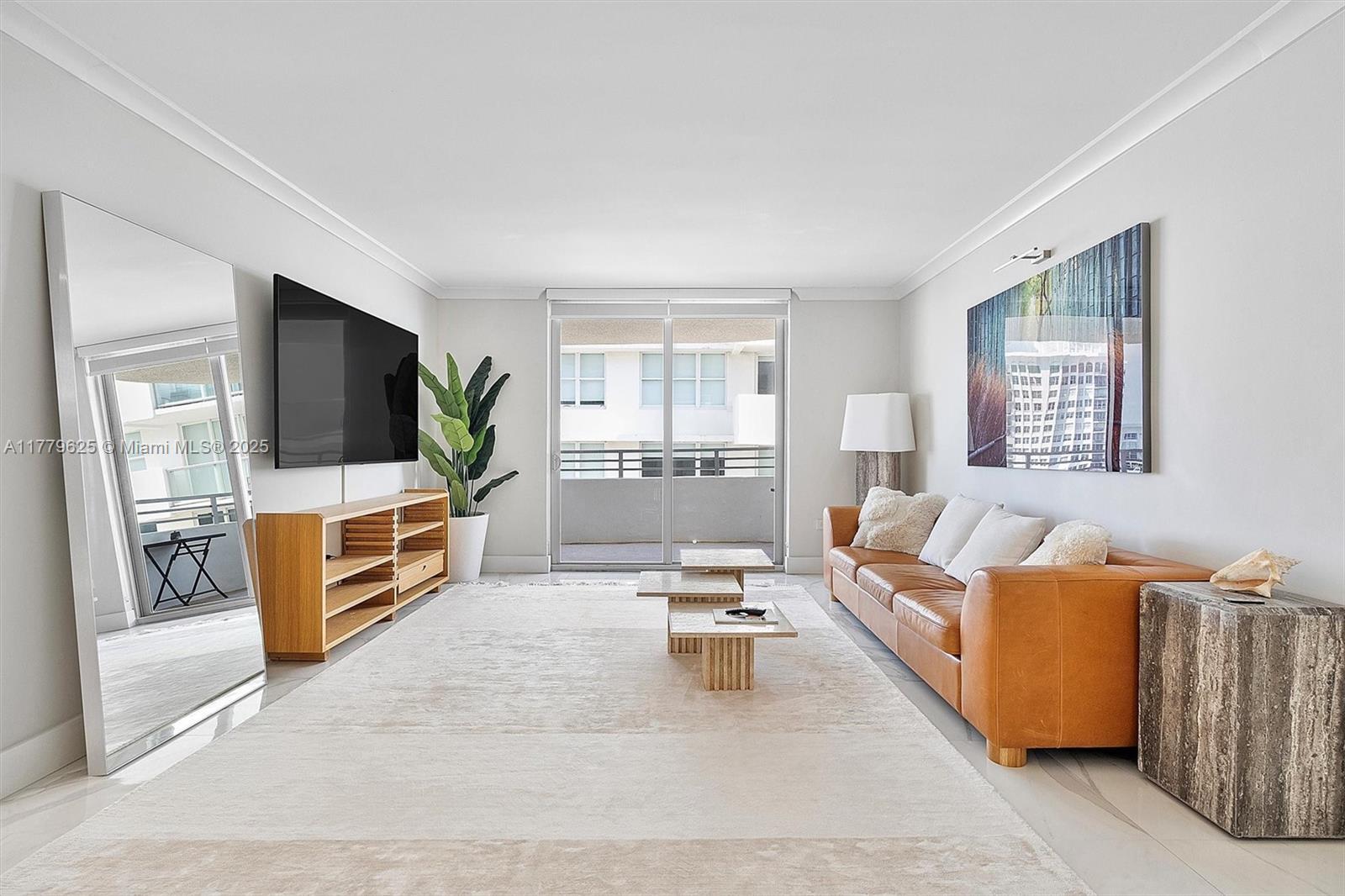 Picture of 5555 Collins Ave # 16B, Miami Beach, FL 33140