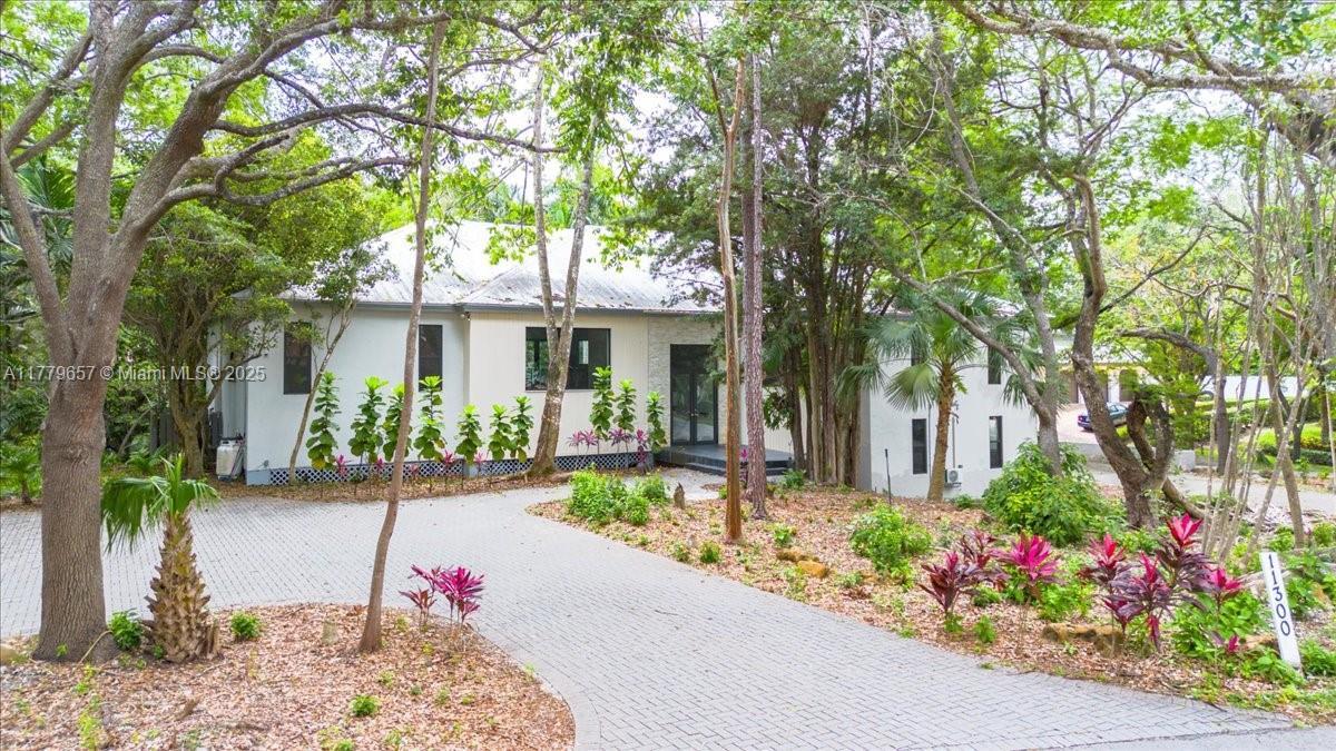 Picture of 11300 SW 94 Ave, Miami, FL 33176