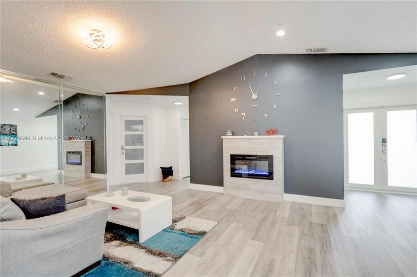 Picture of 6070 NW 179Th Ter, Hialeah FL 33015