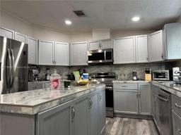 Picture of 19800 SW 180Th Ave Unit 425, Miami, FL 33187