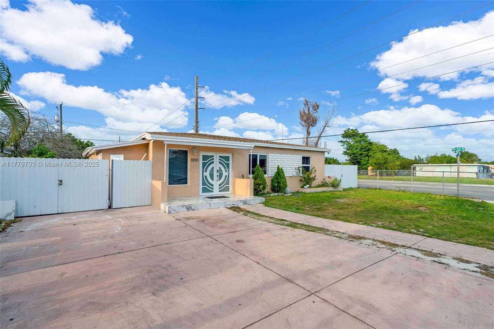 Picture of 3201 NW 98Th St, Miami, FL 33147