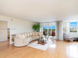 Picture of 1100 Saint Charles Pl # 617, Pembroke Pines, FL 33026
