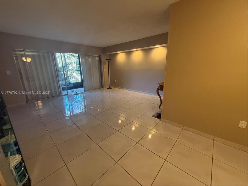 Picture of 210 NW 87Th Ave # L109, Miami FL 33172