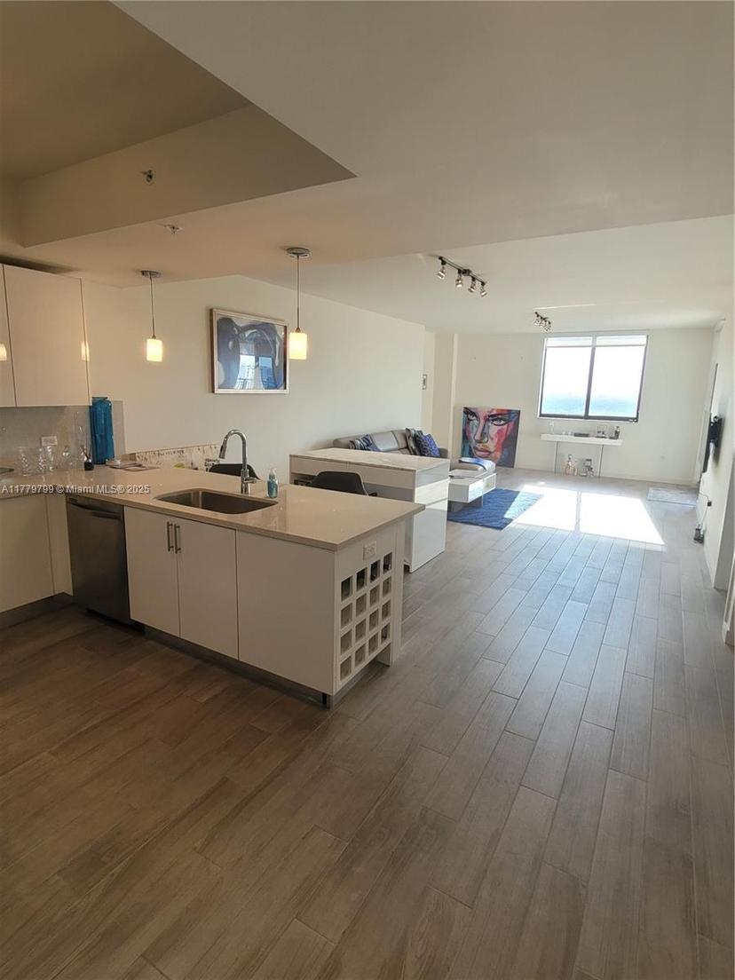 Picture of 999 SW 1St Ave # 2213, Miami FL 33130