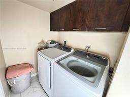 Picture of 11236 SW 11 St, Pembroke Pines, FL 33025
