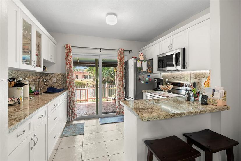 Picture of 7110 NW 173Rd Dr # 105, Hialeah FL 33015