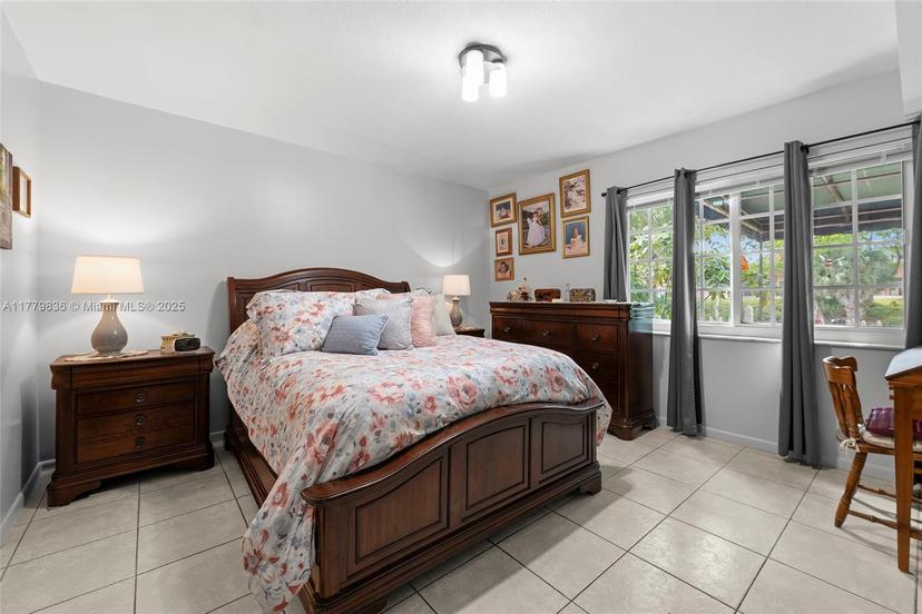 Picture of 7110 NW 173Rd Dr # 105, Hialeah FL 33015