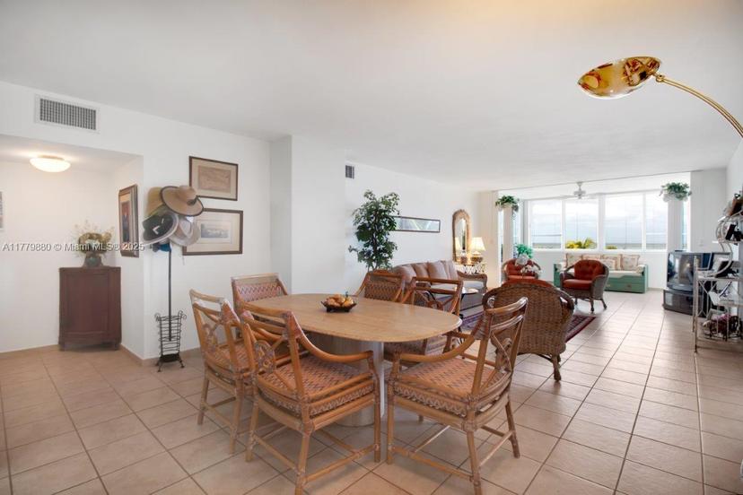Picture of 5005 Collins Ave # 319, Miami Beach FL 33140
