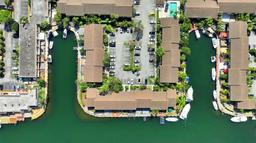 Picture of 16476 NE 27Th Ave # 50, North Miami Beach, FL 33160