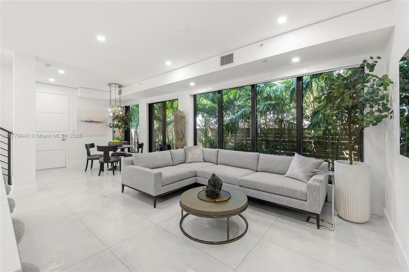Picture of 2679 NE 8Th Ave, Wilton Manors FL 33334