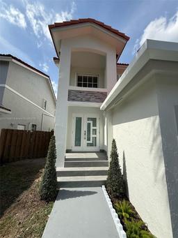 Picture of 13911 SW 100Th Ln, Miami, FL 33186